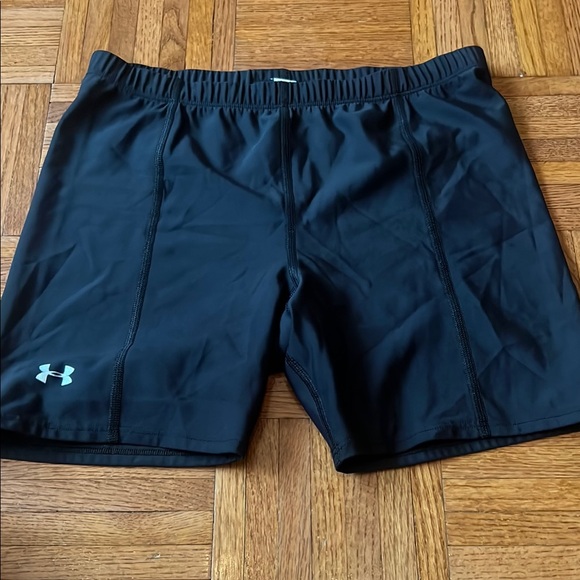 Under Armour Other - Under Armour boys L Black Shorts